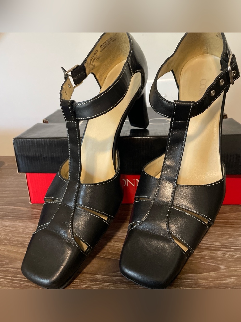 Connie Old Style Vibe Medium Heels Size 10 Black T-Strap Capsule Academia Retro